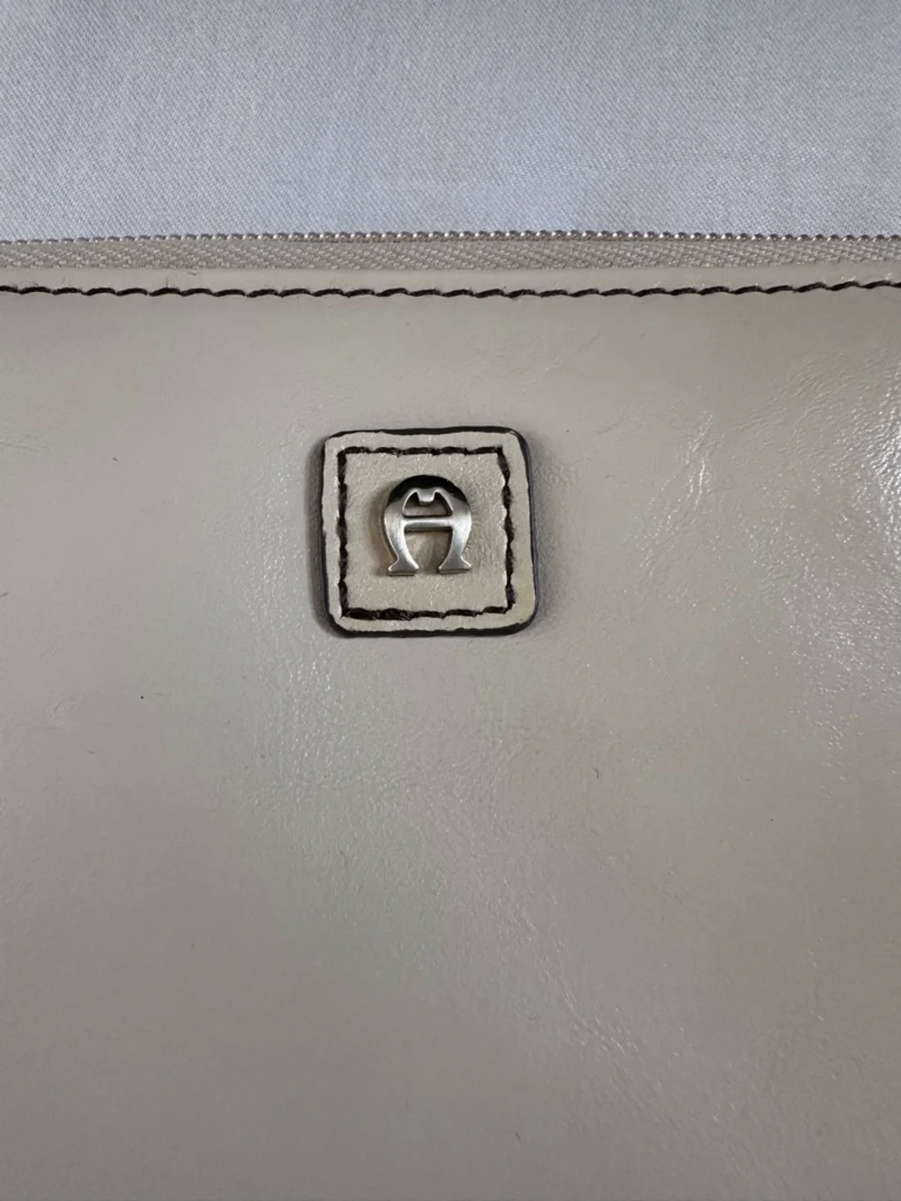 Etienne Aigner Leather Zip‎ Around Wallet Womens Cream Long Wallet Organizer